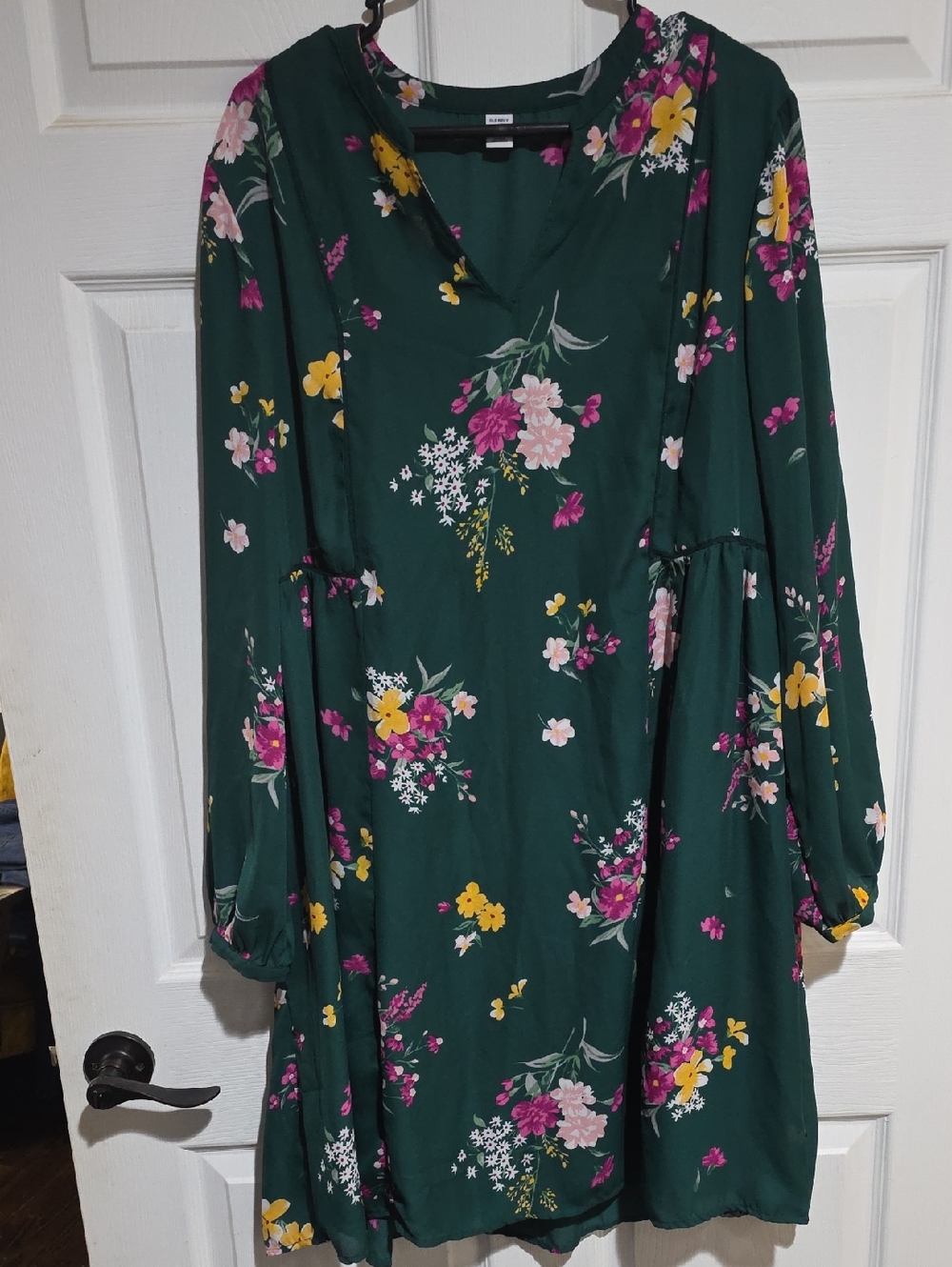 Old Navy Green Floral V-Neck Long Sleeve Dress